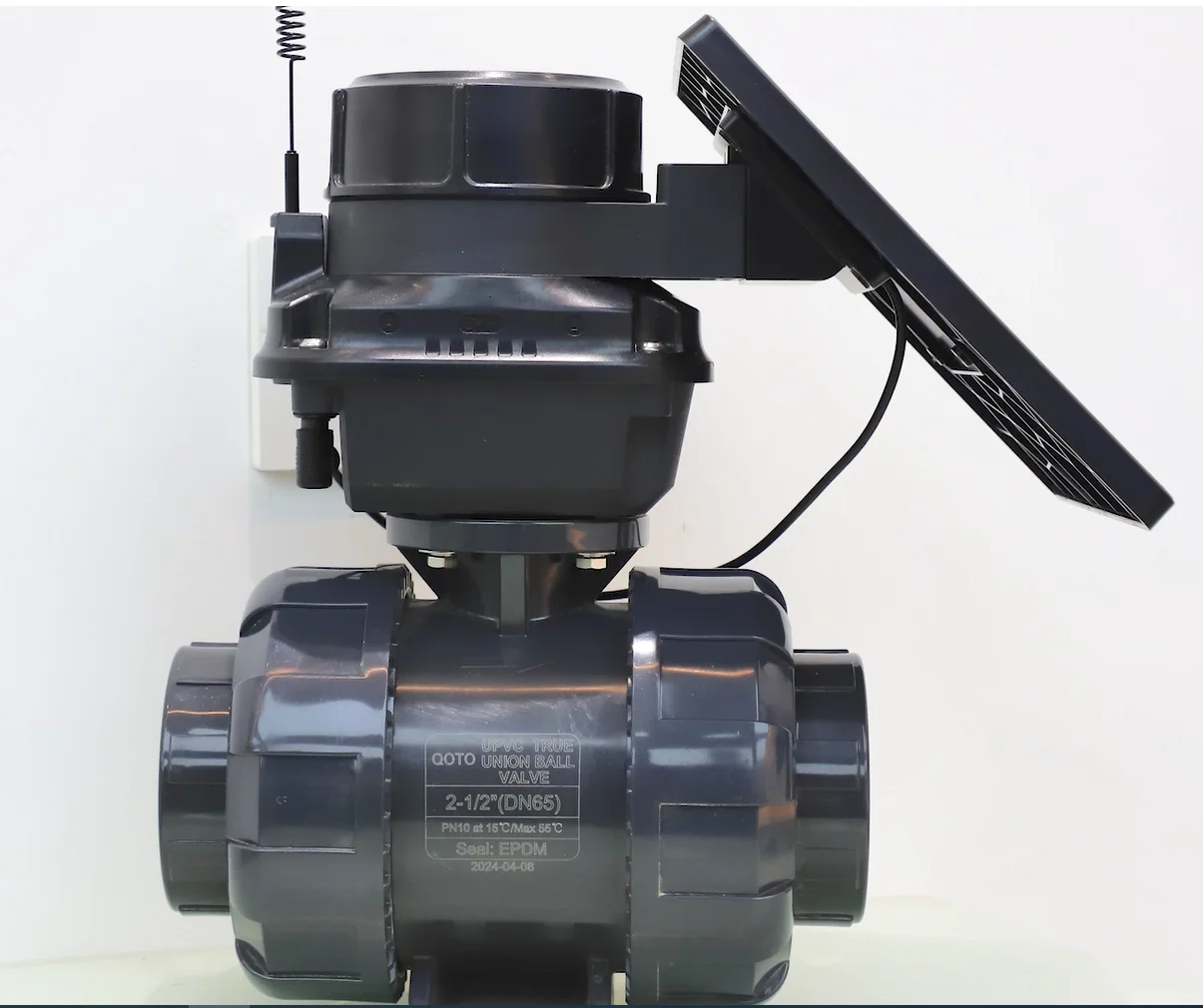 LoRaWan Connected DN100 DC24V Waterproof Double Union PVC Motorized Ball Valve Driven by Solar Power