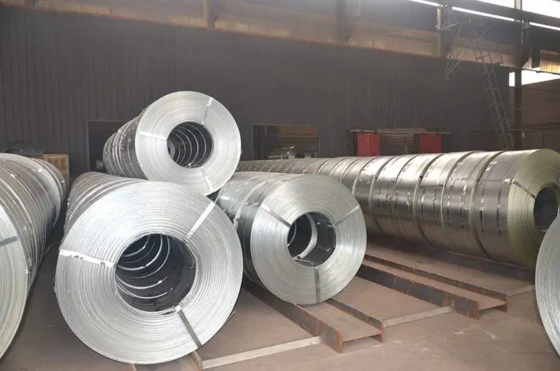 Полосная стальная металлическая лента 0,3 мм 0,35 мм 0,45 мм 0,50 мм 32 мм 48 мм 65 мм горячеоцинкованная стальная рулонная катушка