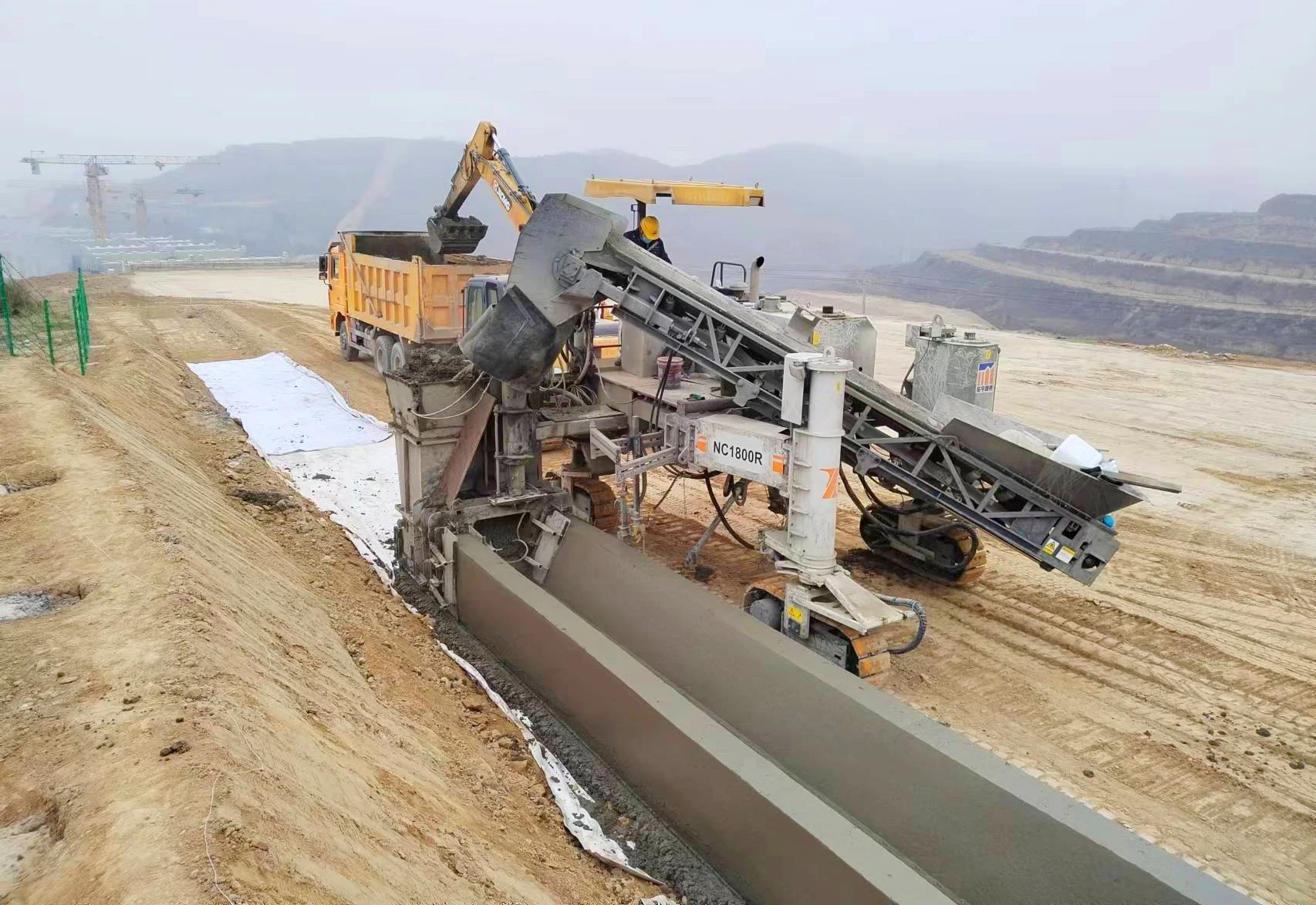 NC1800 concrete slip form paver concrete hand roller pavers outdoor cement vibrator