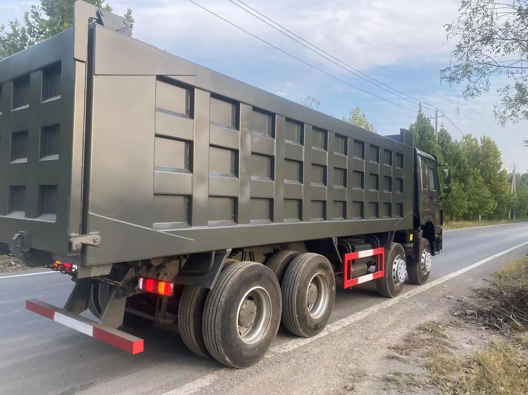 Хороший самосвал CNHTC 8x4 Подержанный sinotruck 371hp для продажи тяжелый
