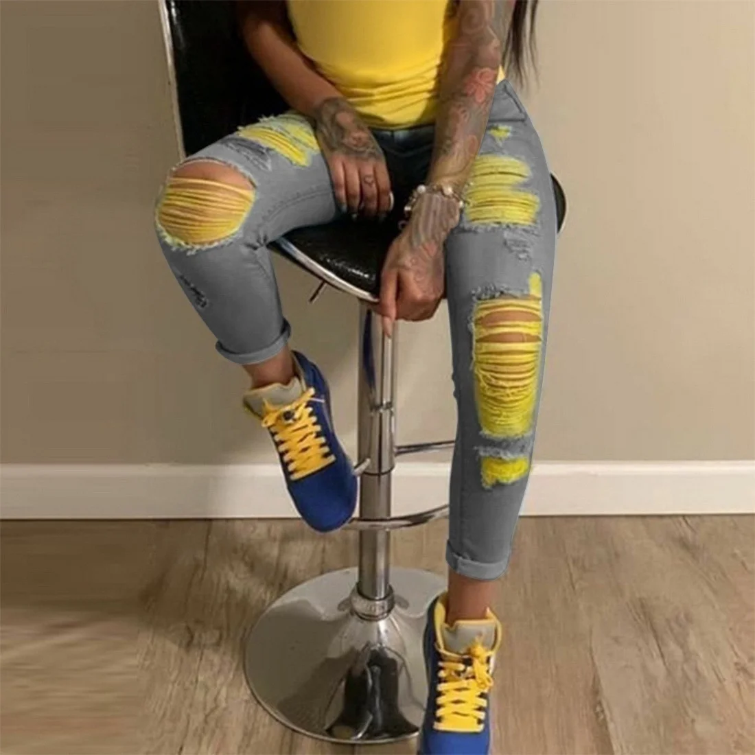 
Hot selling Women Flare Jeans Full Length Denim Flare Capris Pants Pocket Holes Bell Bottom Trousers Boot Cut Ruffle Denim Pants 