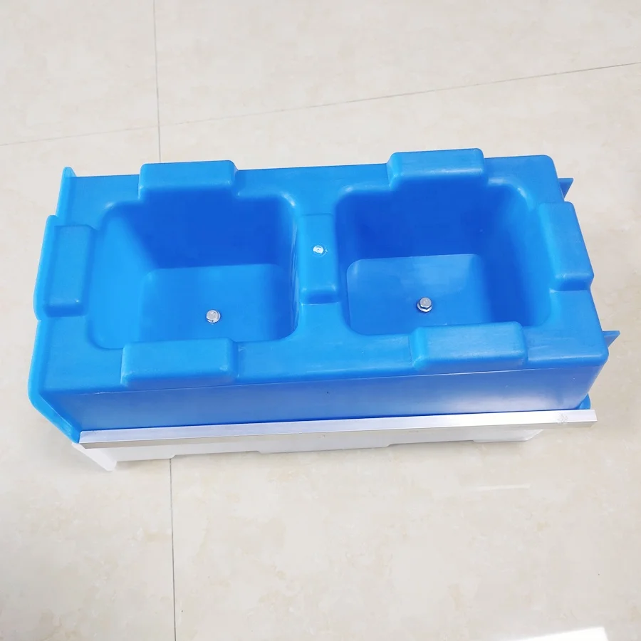 Plastic interlock mould for concrete blocks
