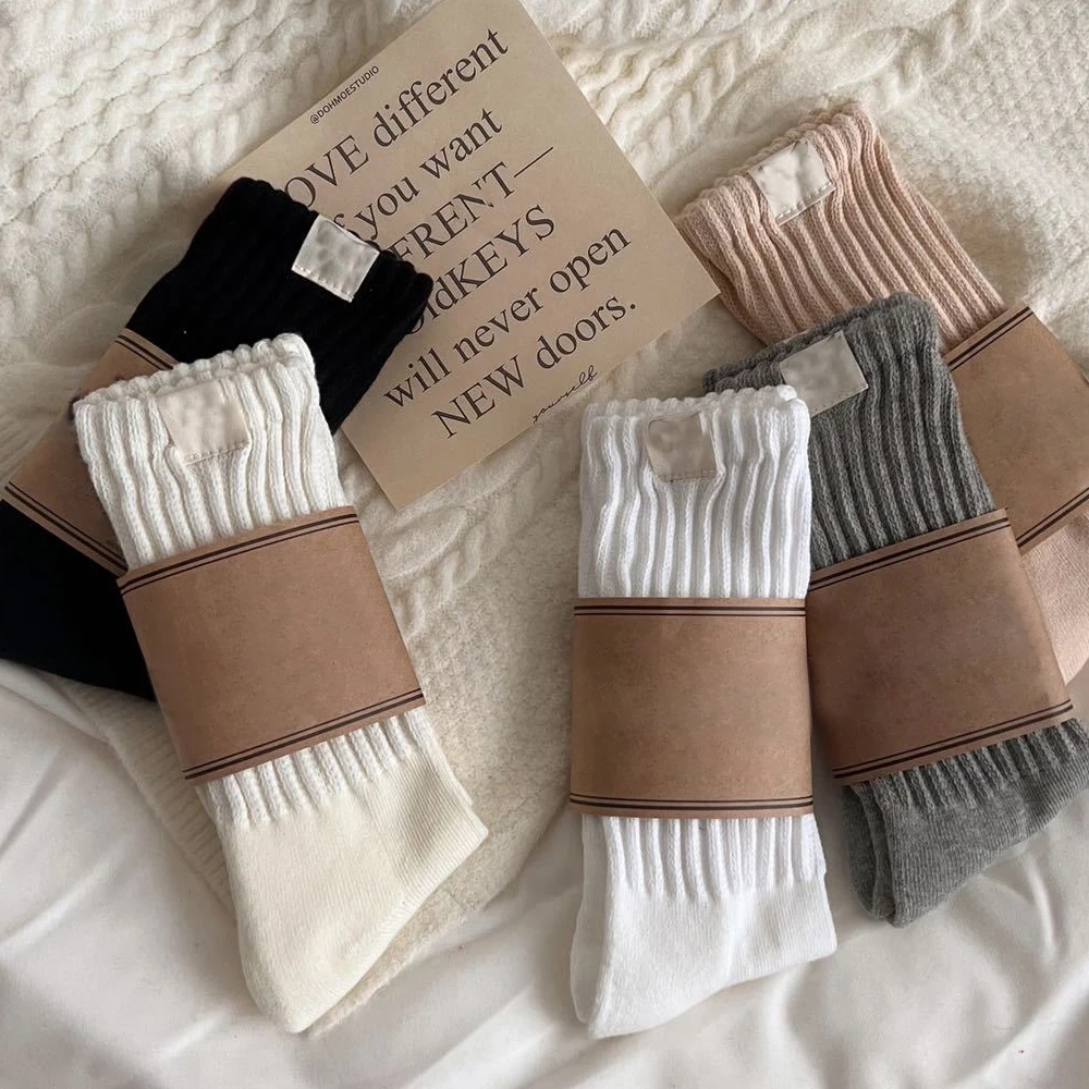 HEHE Custom Logo High Quality Luxury Packing Sports Socks Unisex Bulk Athletic Cotton Custom Embroidery Men Socks With Logo