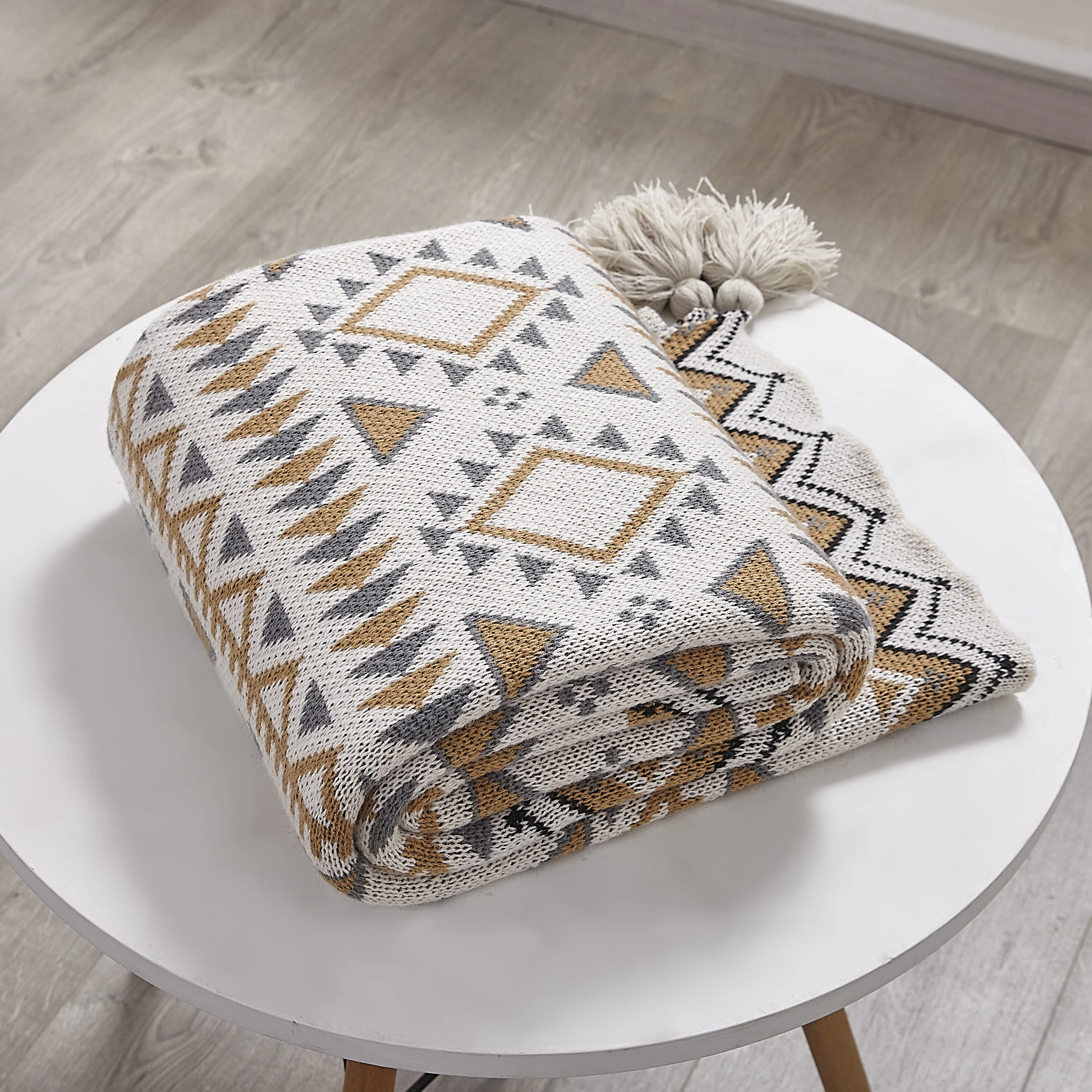 Nordic Style 100% Acrylic  Super Soft Home Decor Throw Blanket For Bed Portable Knitted Blanket