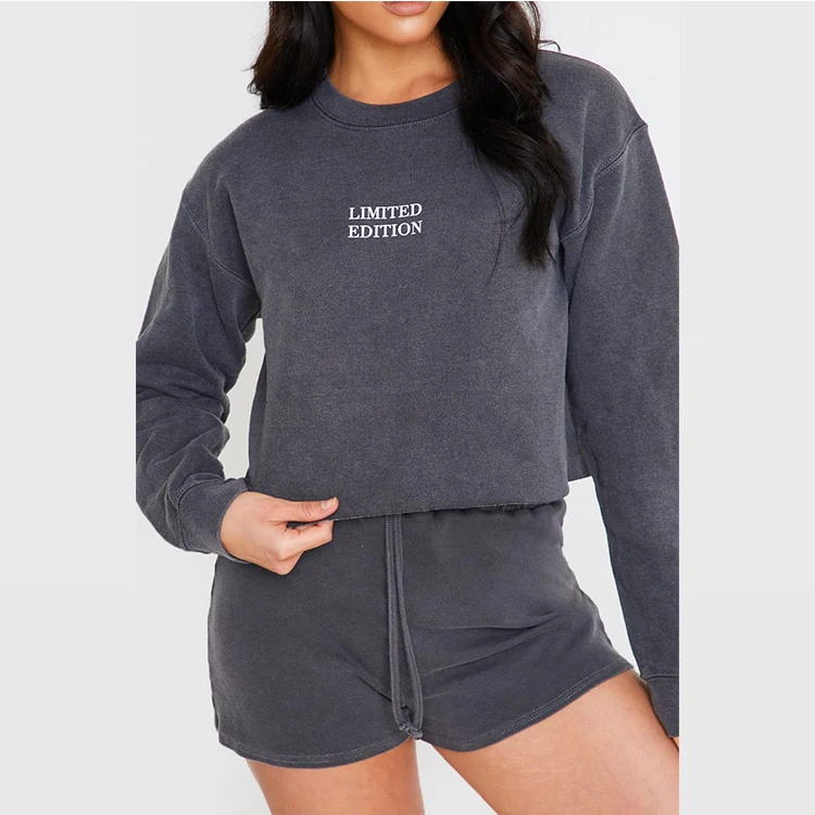 
High quality stylish crew neck long sleeves oversized fashion spring slogan crop sweatshirt women 
