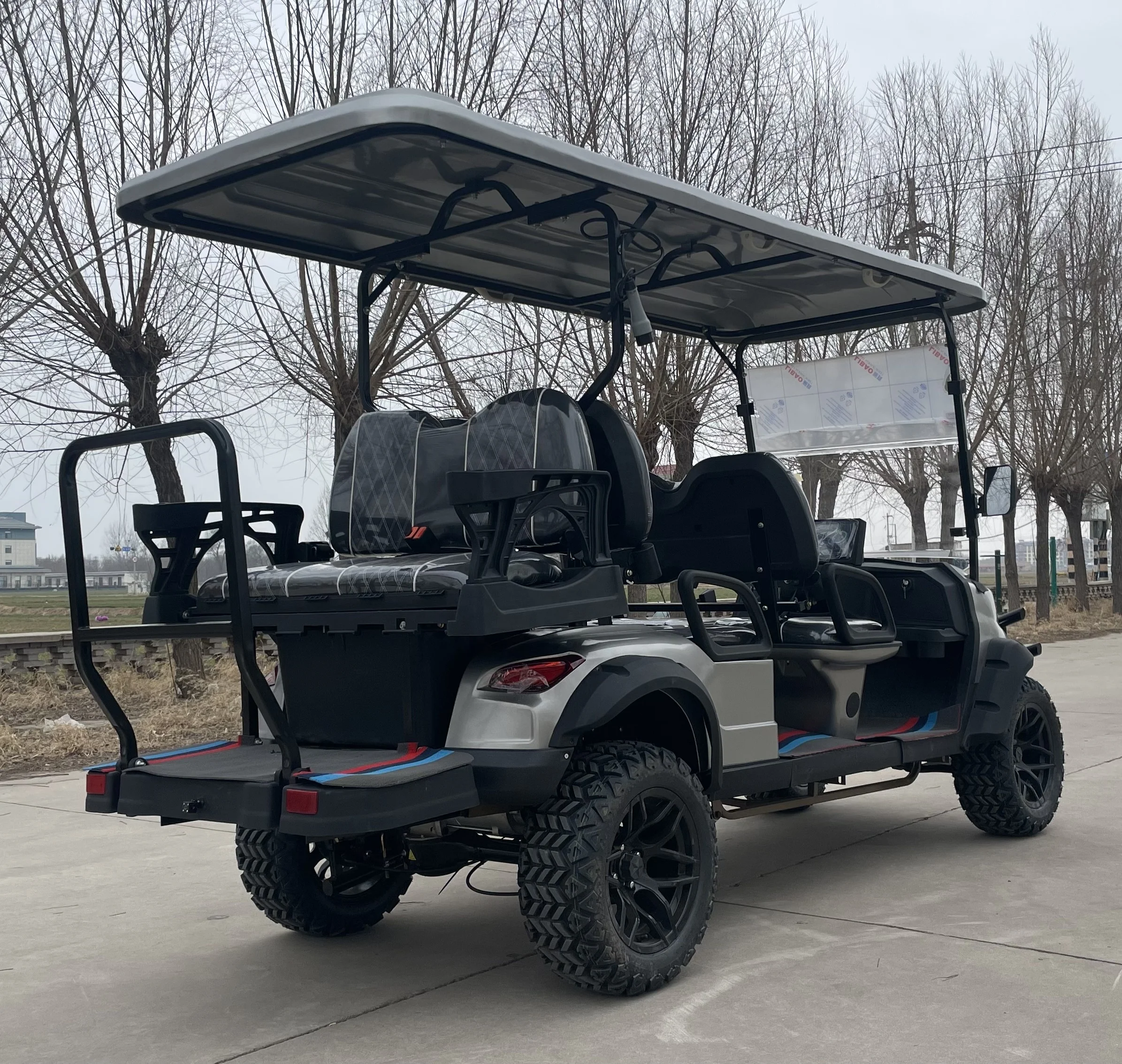 2024 New Trends 4 Seater Electric Golf Cart Cool Customized 48V/72V off Road Golf Cart for Adult