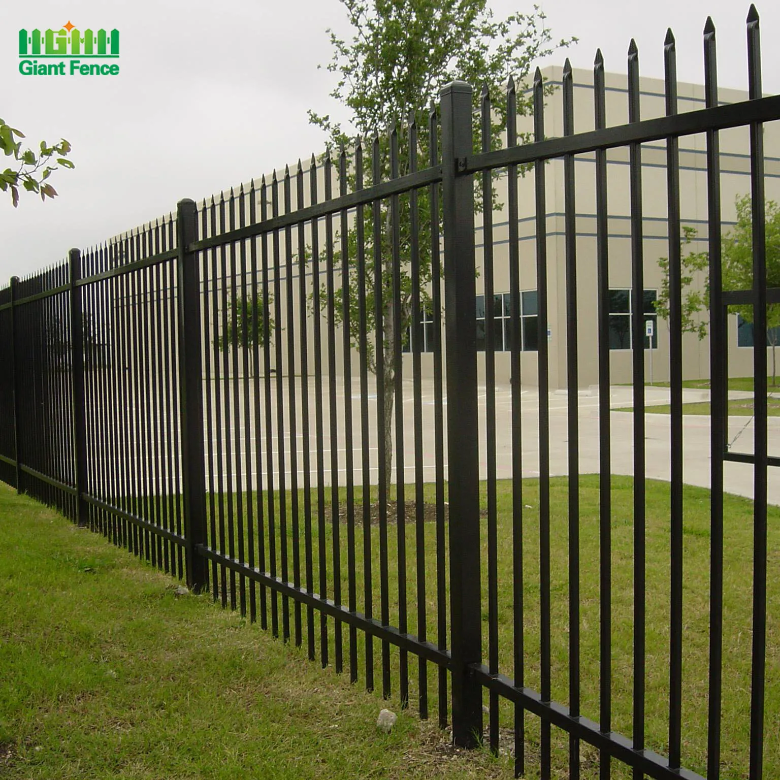 2022 New Design Ornamental Wrought Iron Fence Panel Cheap Aluminum Metal Picket Galvanized Wood Frame 3D Weave Farming Trellis