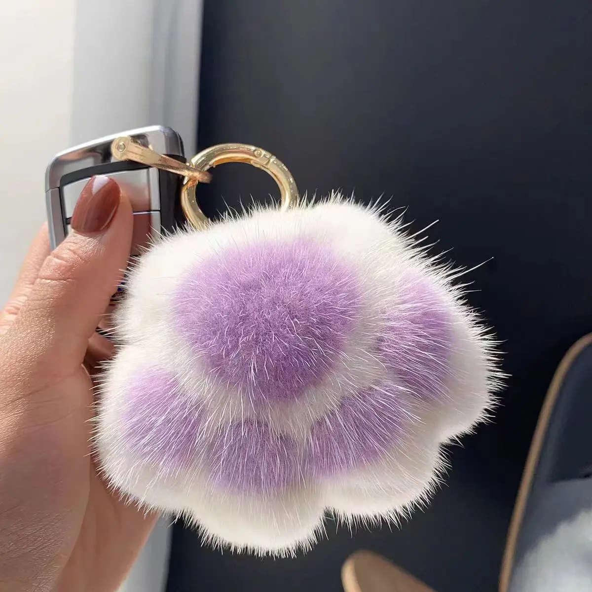 LINDA Paw Pattern Pretty Cute Cat-pad Plush Key Chain Soft Fur Pom Pom Plush Keychain Toy