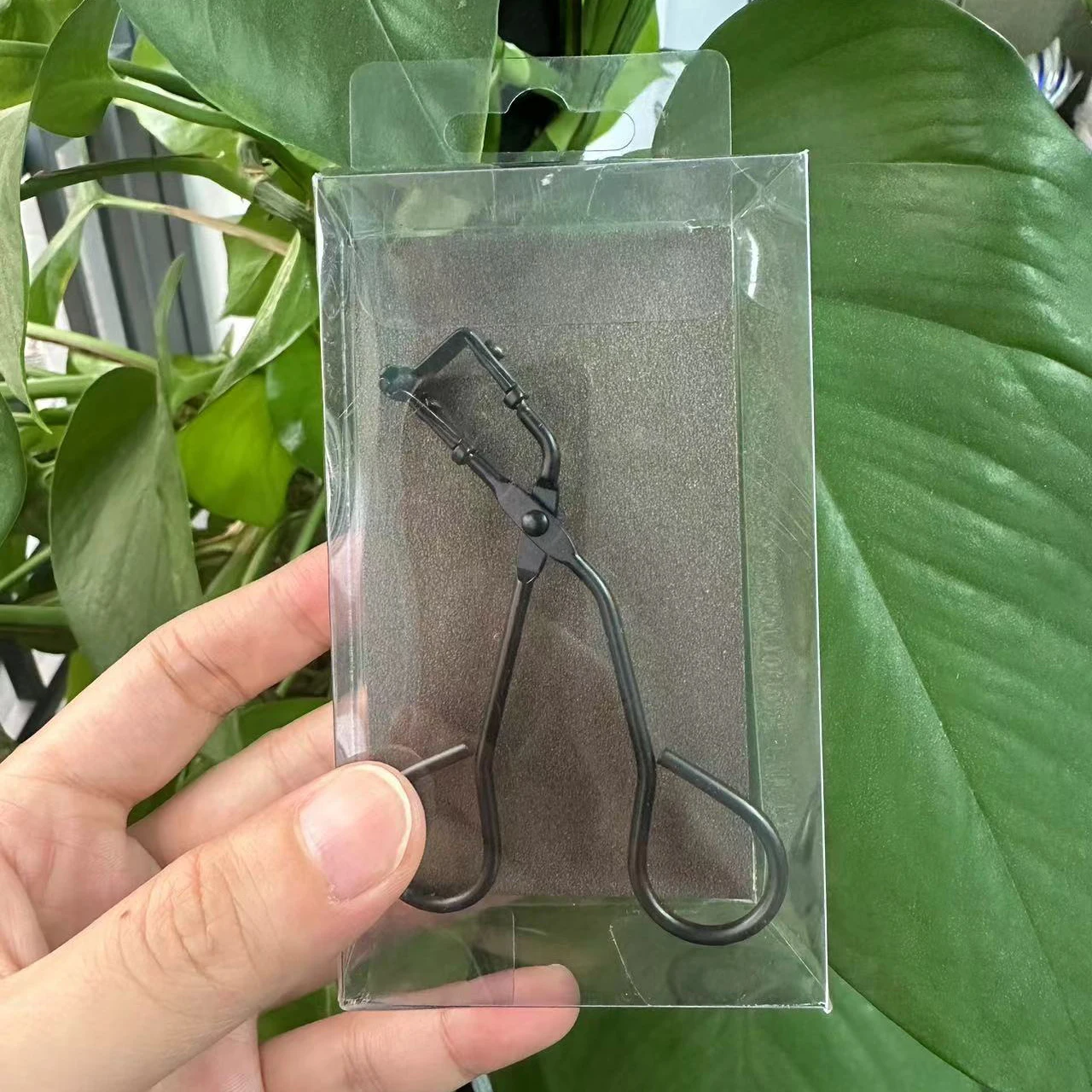 Popular black carbon steel false eyelash curler Small Eyelash Curler Mini Mini Details Part of Eyelash Curler Beauty Makeup