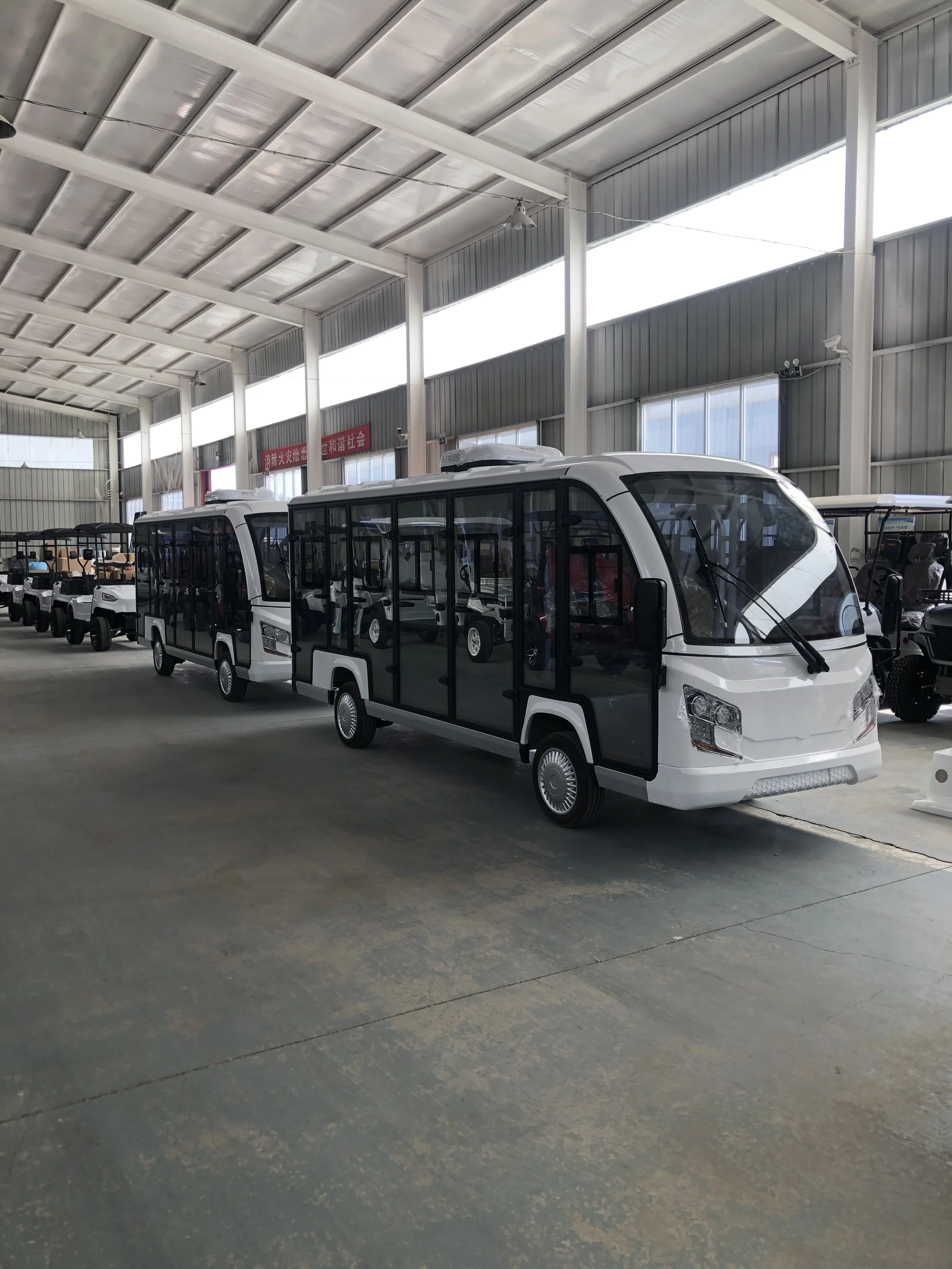 Sharefer Battery Operated Tourist Sighting Shuttle Bus Electric Vehicle Pure Electric Cart 11 Seats electric sightseeing bus