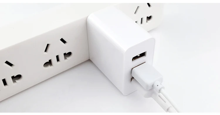 Multi ports 3 USB wall charger adapter triple ports 5V 2.4A usb wall adapter with foldable plug design