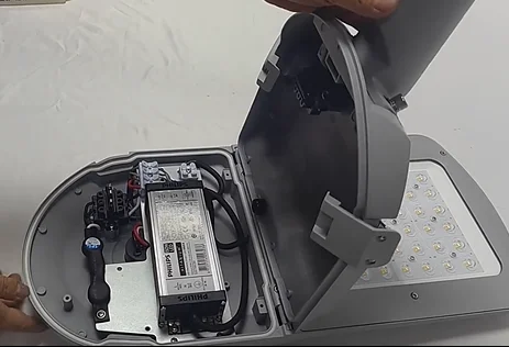 Space-shine New Design Competitive Price Hot Sale High Powered IP66 Waterproof Outdoor Lighting Road Courtyard Led Street Light