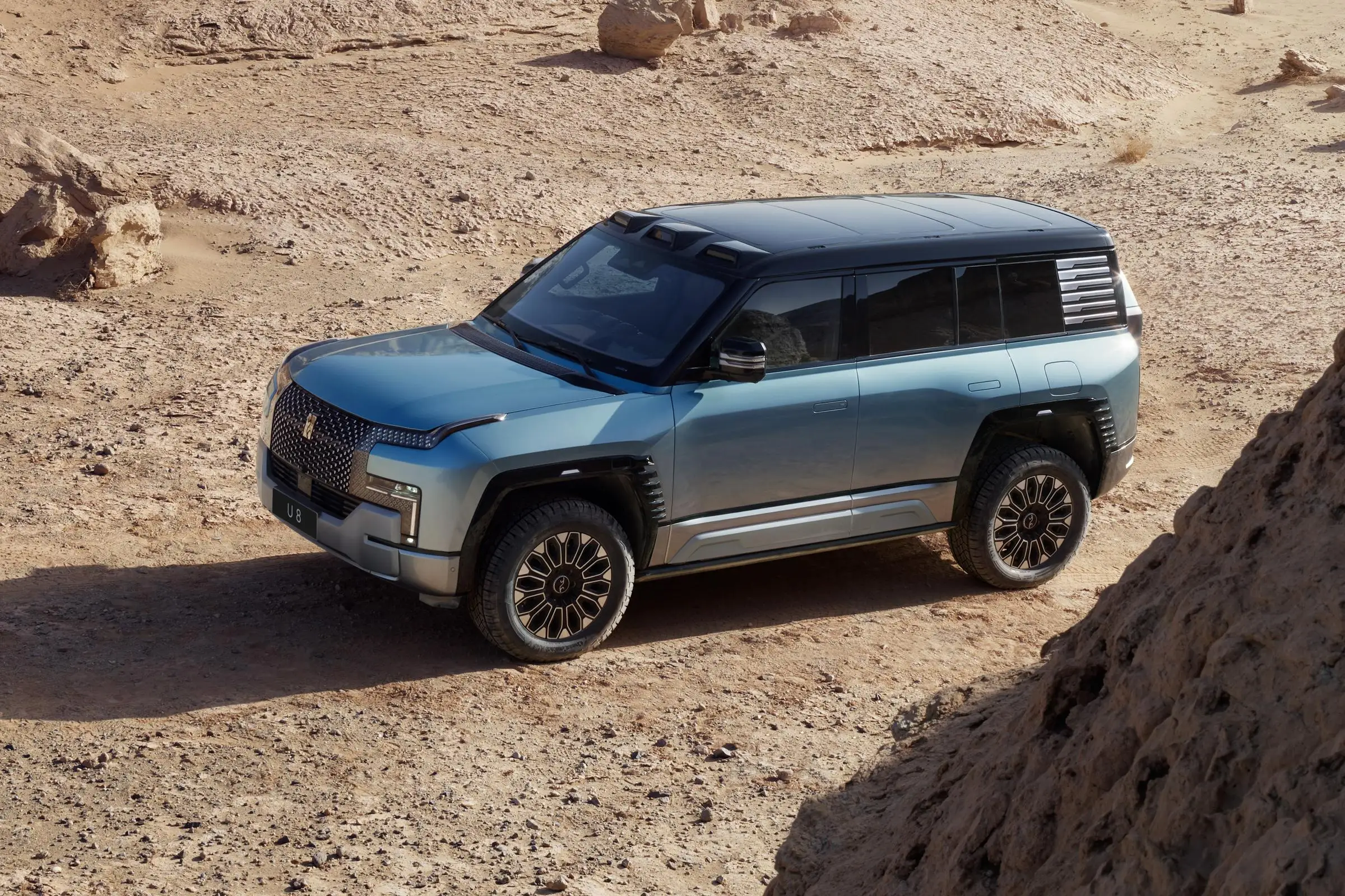 2023 BYD YANGWANG U8 4 Motors Drive Independently Pure Electric Off-road Used Car