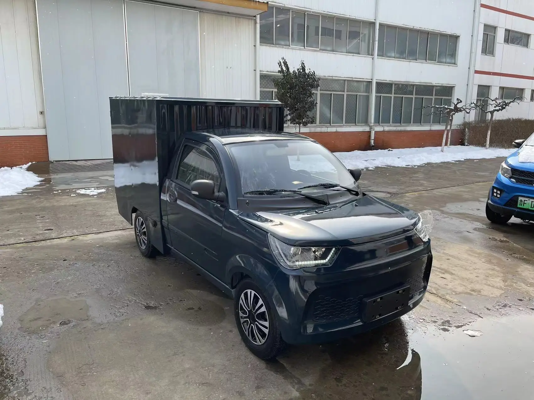 New Energy VehiclesHot selling electric pickup trucks with container EEC certificate certification The factory sells adult elect