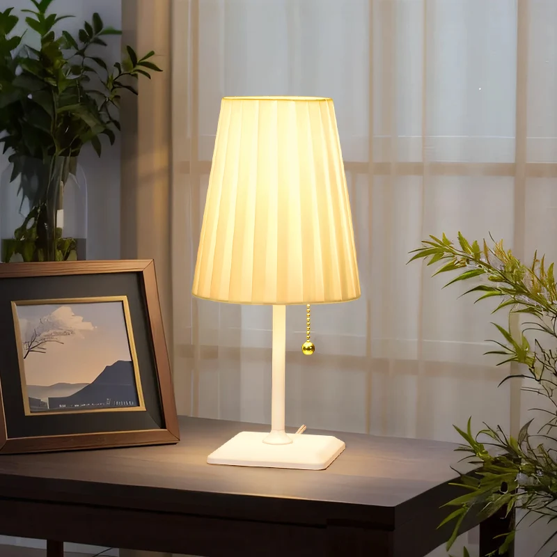 Classic Pleat White Linen Fabric Vintage Tapered Empire Lampshade E27 Square Metal Base Pull Chain Switch Bedside Table Lamp