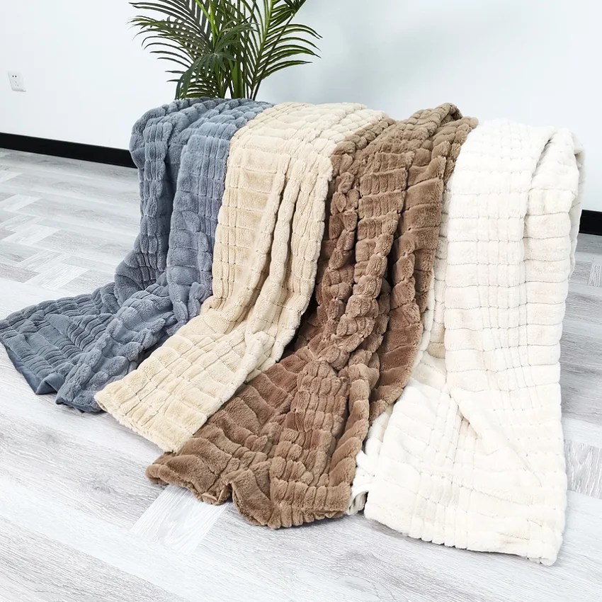 Cream Mink Thick Warm Shaggy Faux Fur Throw Blanket Plush Super Soft Faux Fur Blankets for Home Decor Checkered Blankets