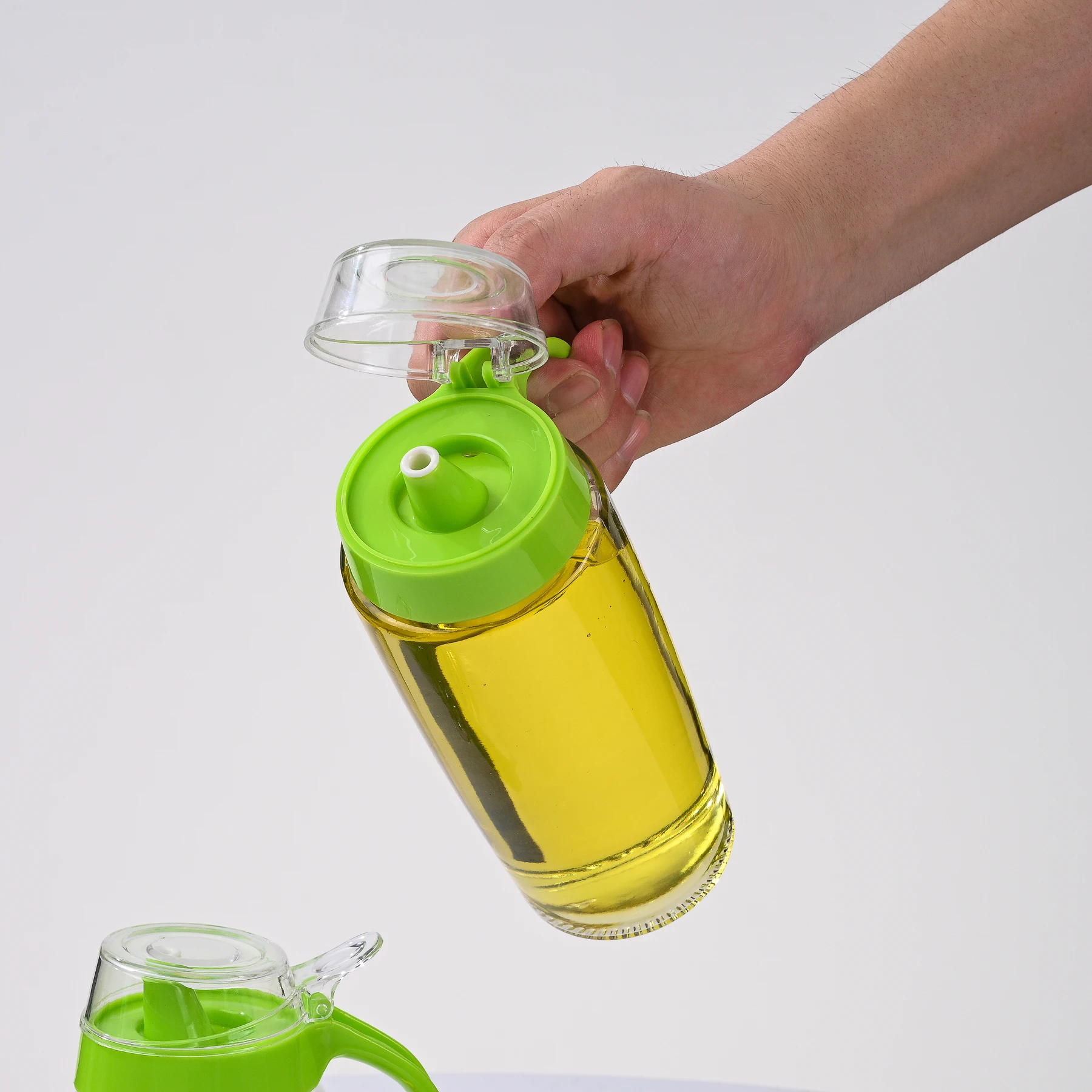 Big Capacity Oil and Vinegar Cruet Bottle with Drip Free Design Modern Olive Oil Dispenser Air Tight Oil or Vinegar Jar