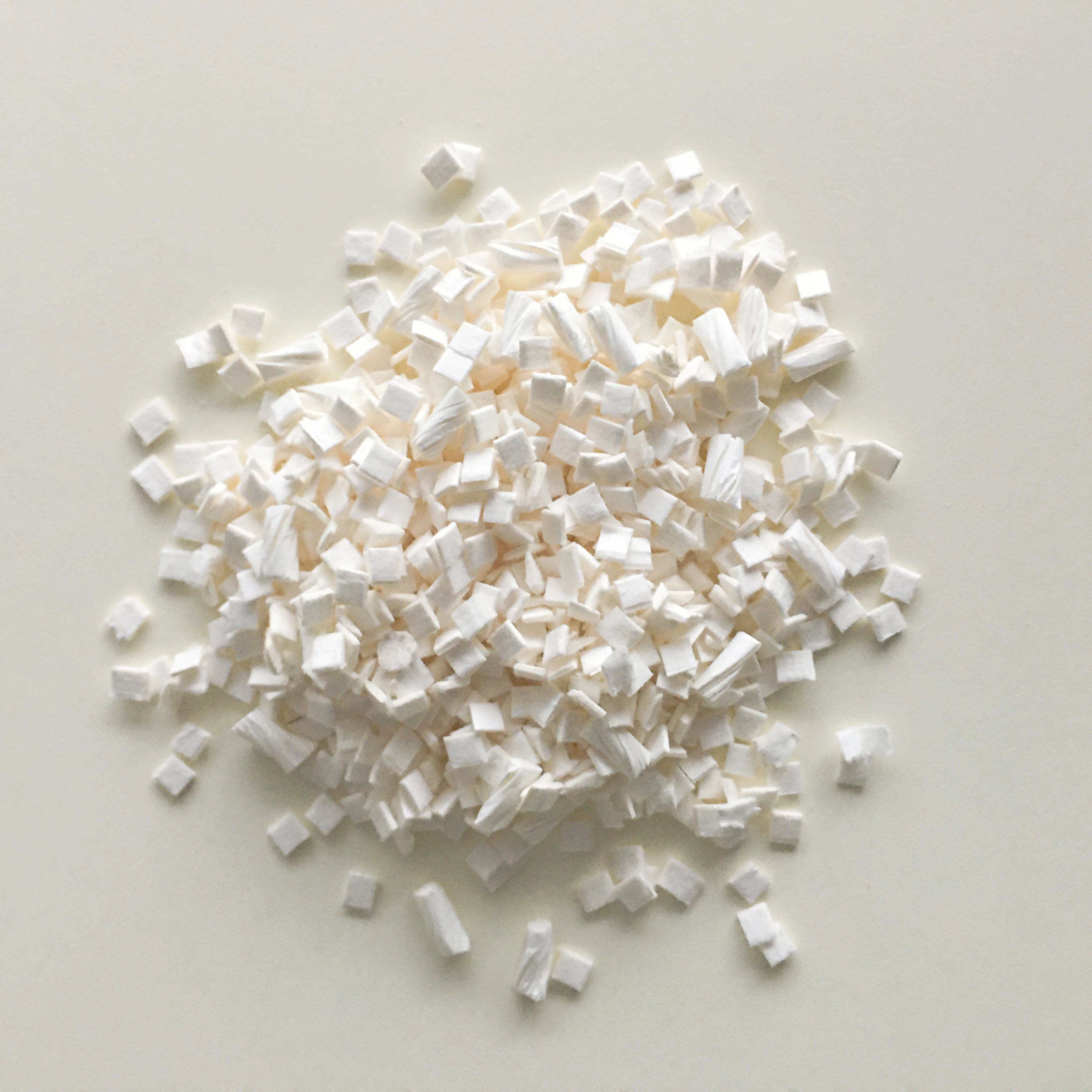 small pet paper bedding lab bedding pure white low dust pet litter cellulose paper twist chip hamster bedding