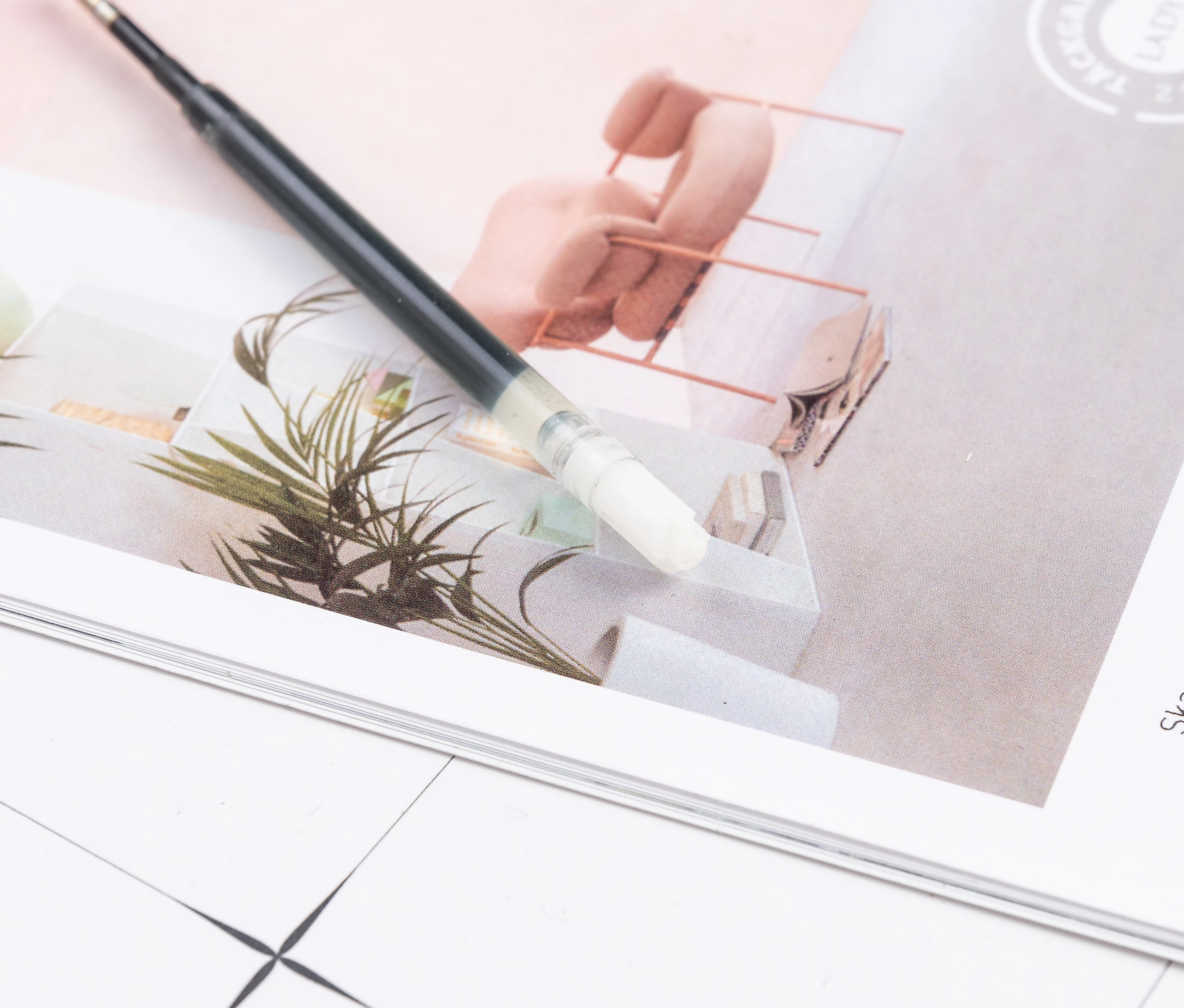 Cheap Custom Logo Printed Plastic Gel Pen Refill For Office Supplies