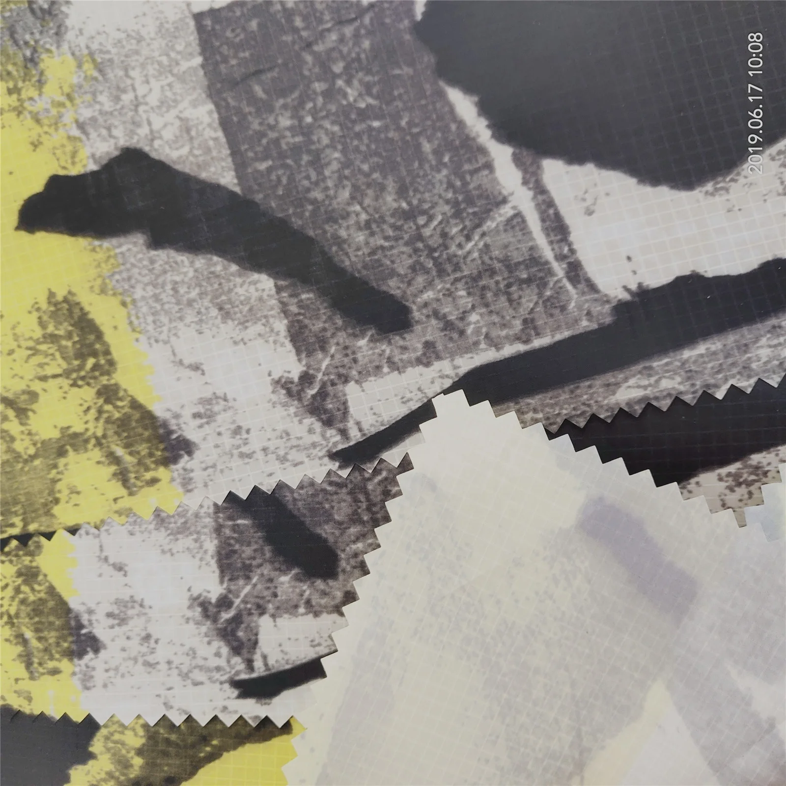 
2019 New Design 100%Polyester Ripstop Fabric Reasonable price top quality with coating PU white For mens jackets 