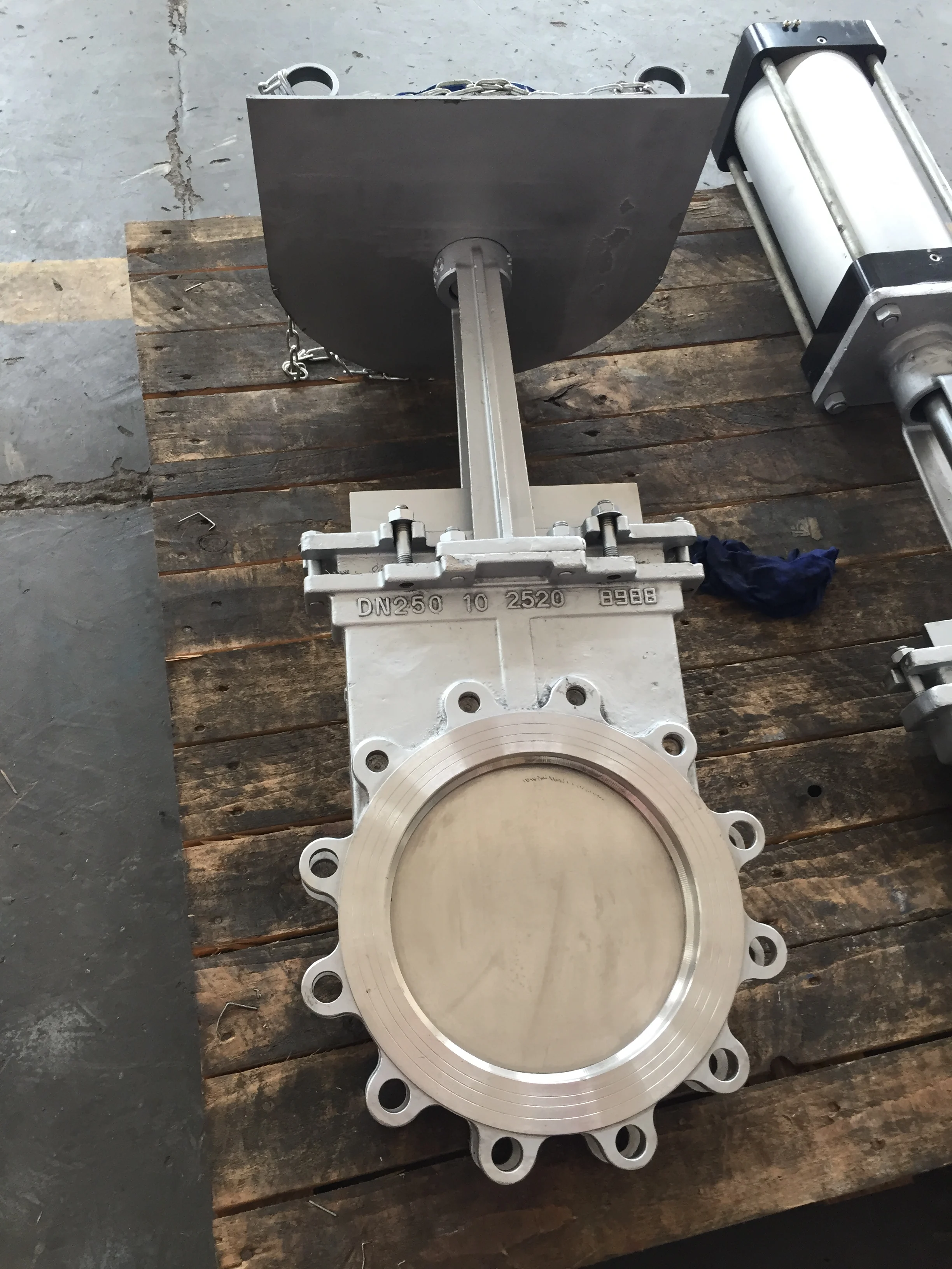 API CE Factory Hot Sale Steel Iron Soft Metal Seat Slurry Knife Gate Valve