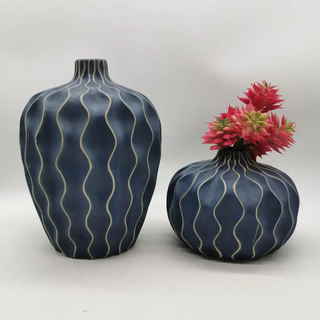 Фарфоровая Ваза с цветами