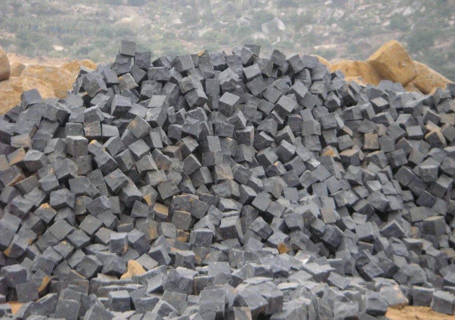 Black G685 Granite Stone All Sides Split Kerbstone And Palisade