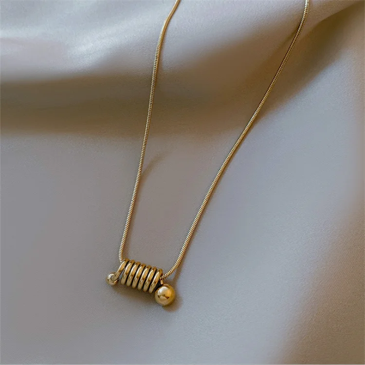 2021 new trend spiral spring necklace fashion design ladies clavicle chain electroplated alloy titanium steel necklace