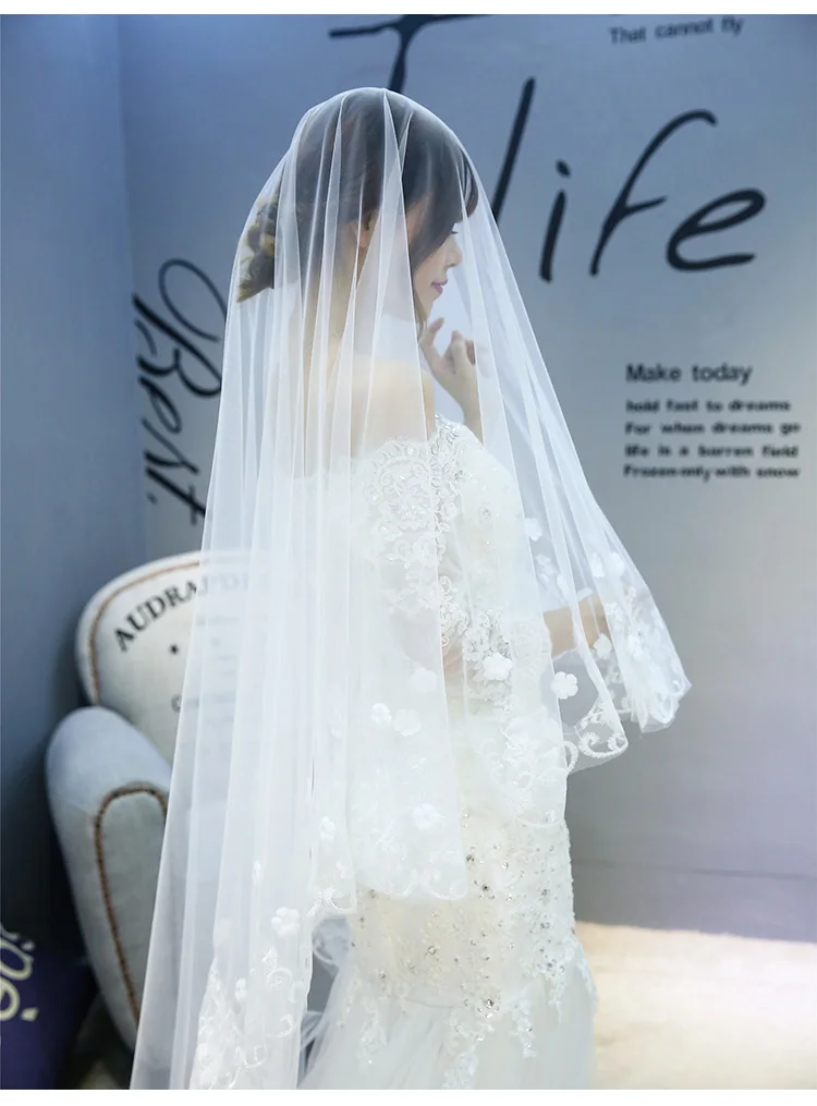 
Soft Bridal Veil Wedding Veil Sequins Lace Long Bridal Veil with Comb 