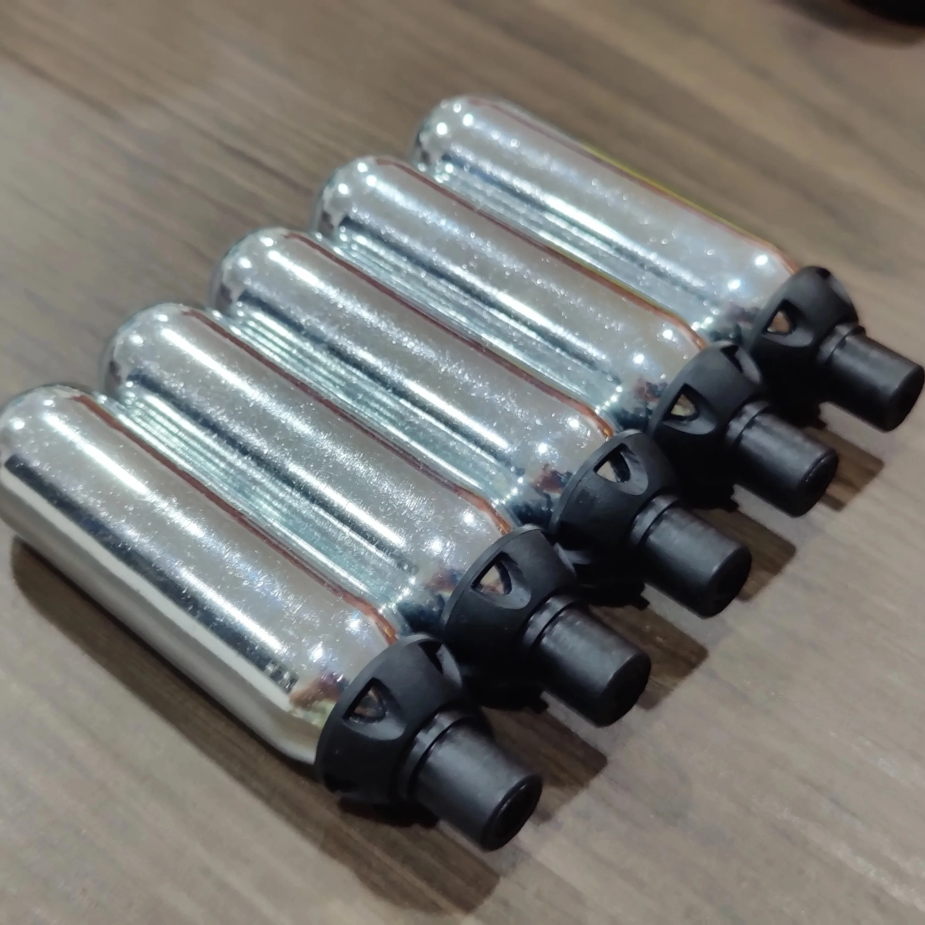 Small fire extinguisher 16g co2 gas cartridge