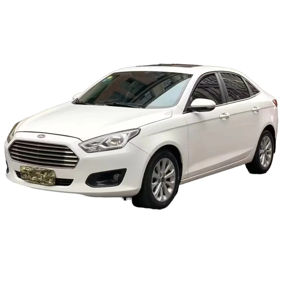 Ford Focus 2017 FWD кожаные сиденья R18 шины задняя камера левое Рулевое управление