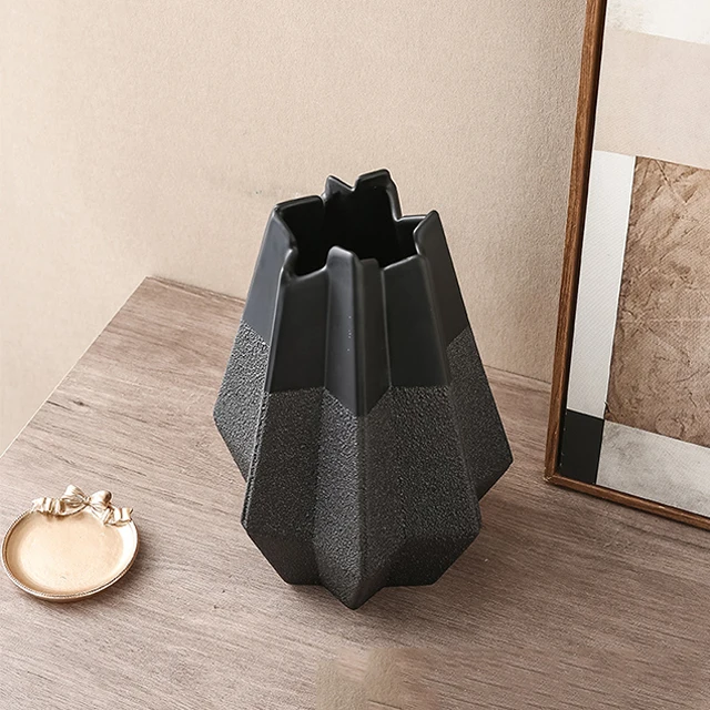 Керамическая ваза в нордическом креативном стиле с неровным дизайном для украшения дома из сушеных цветов
