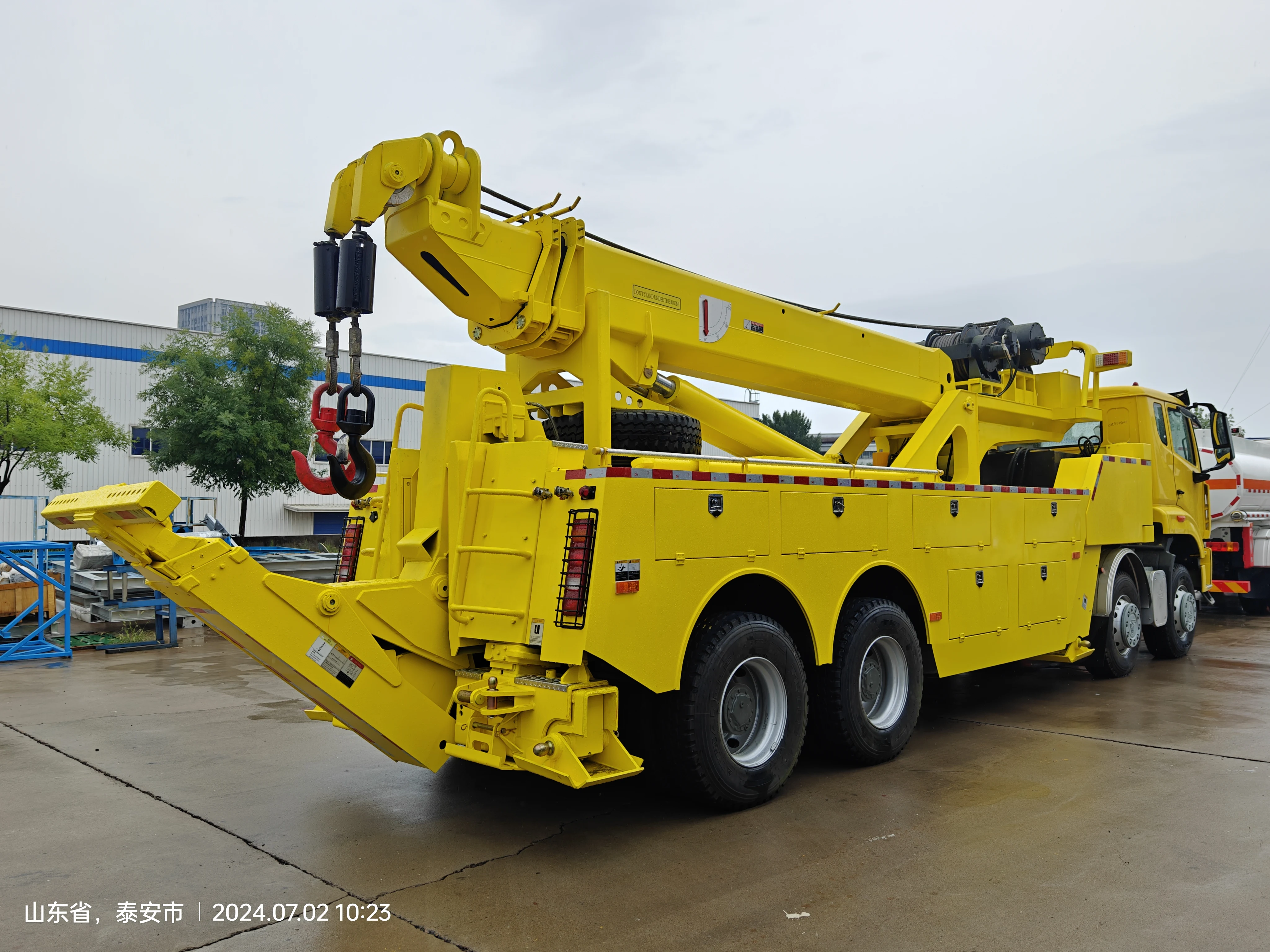 400hp SINOTRUK HOWO 8X4 Wrecker Towing Truck 40 Ton 50 Ton HOWO Wrecker Truck