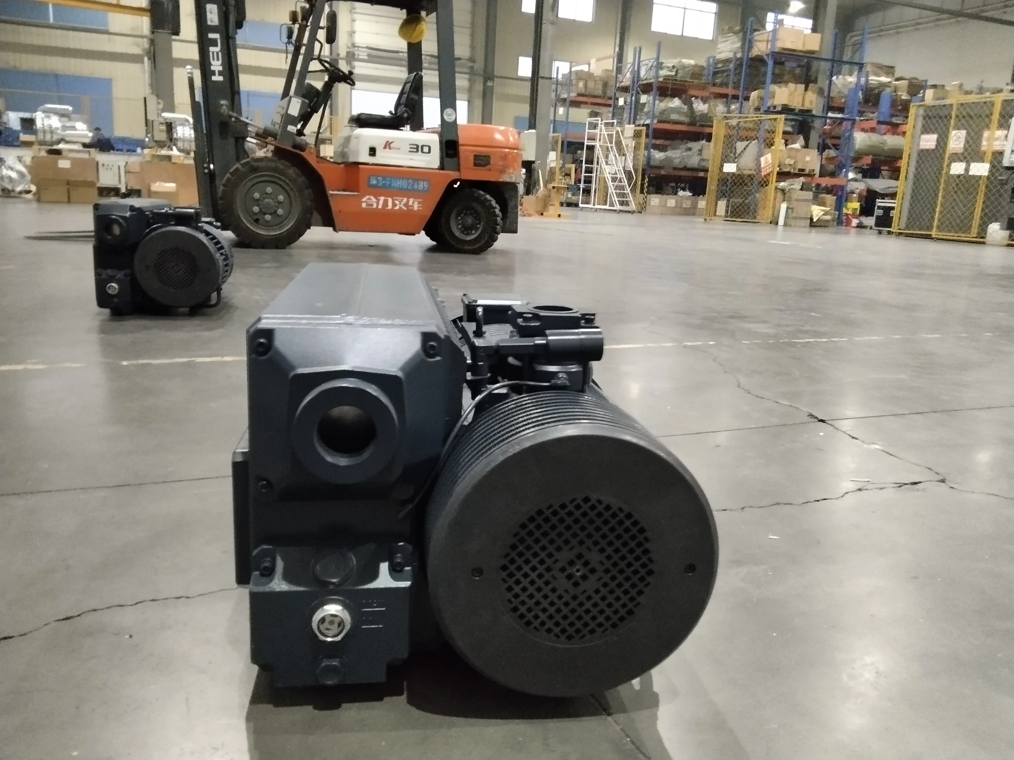 China Factory JQT 300m³/h  Industrial Grade Oil Rotary Vane Pump For Membrane Vacuum Press