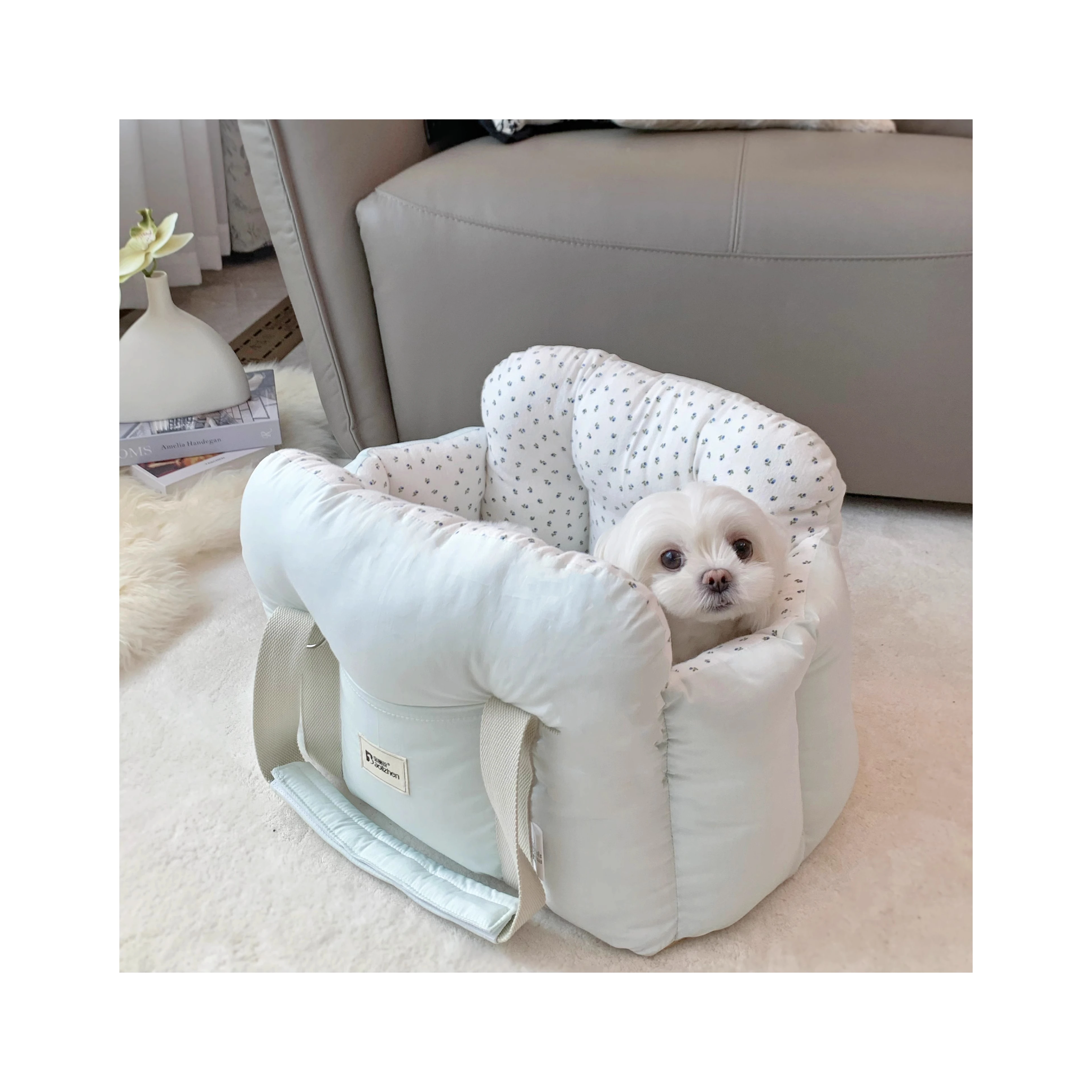 China Custom Made Durable Pet Hiking Backpack With Waterproof Features and Cats for Outdoor Activities