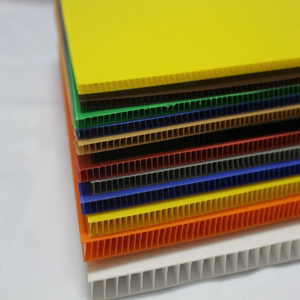 Dongguan Rizeng manufacturer 2-10mm PP corrugated plastic sheets 4 x 8 coroplast sheet