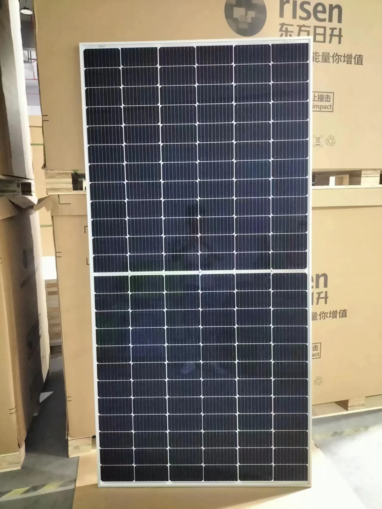 Sun power solar panel JINKO N TYPE long cable line hot sale in middle east market 550W ground power station