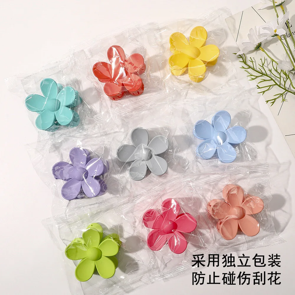 Hot Selling Flower Hair Claw Clips Delicate Candy Color Matte Flowers Hair Clip Hair Pin for Women Girls Accessories