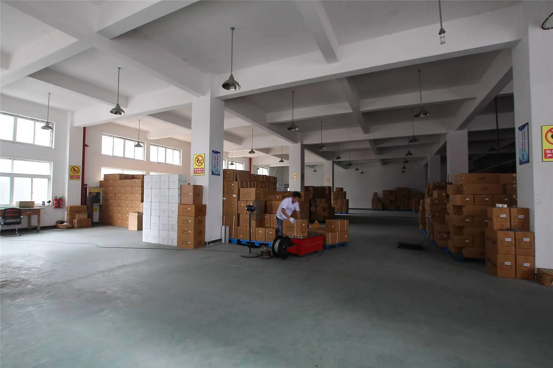  Оптовая продажа зажим 304 из нержавеющей стали для хранения швабры крючок