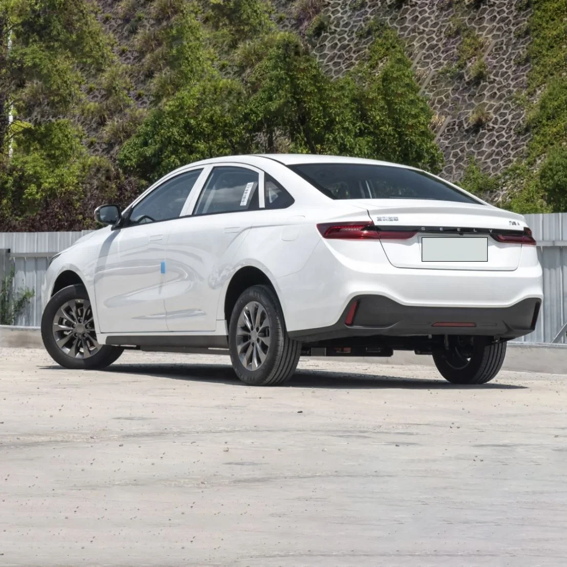 Цена на акции Hyundai Elantra 2024 новые подержанные автомобили бензин N Line Sel R16 CVT France Les Moteur для
