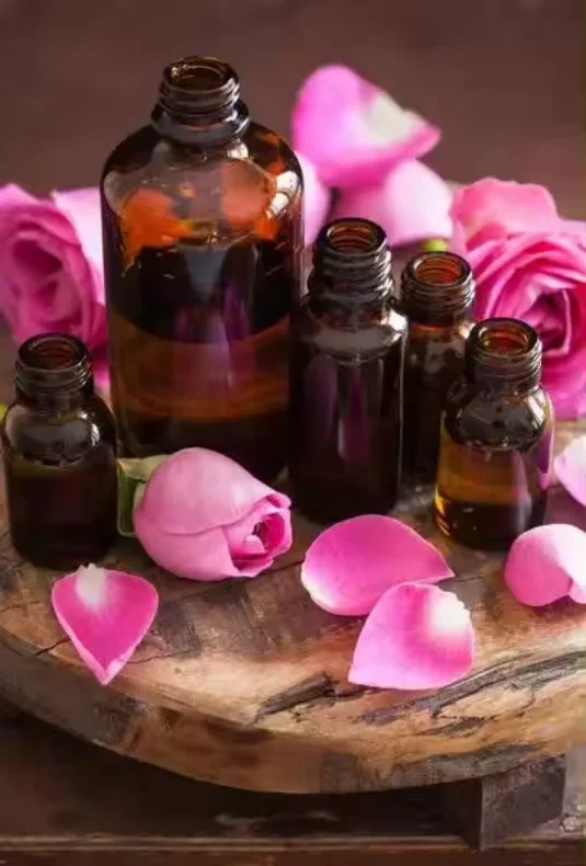 Wholesale 100% Natural Rose Essential Oil Bulk Price High Purity Organic Rose Flower Essential Oil for 200L Drum Package