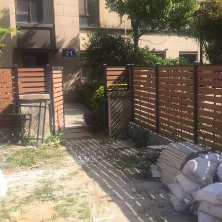 Оптовая Продажа с завода водонепроницаемые композитные панели из ДПК Европейский склад коэкструзионный забор