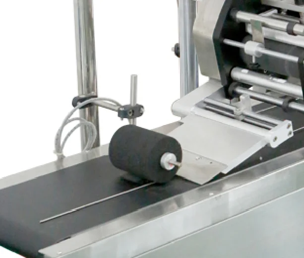 Cards Sheets Labeler Plastic Bag With Feeding For Envelope Automatic Flat Paging Card Sticker Label Applicator