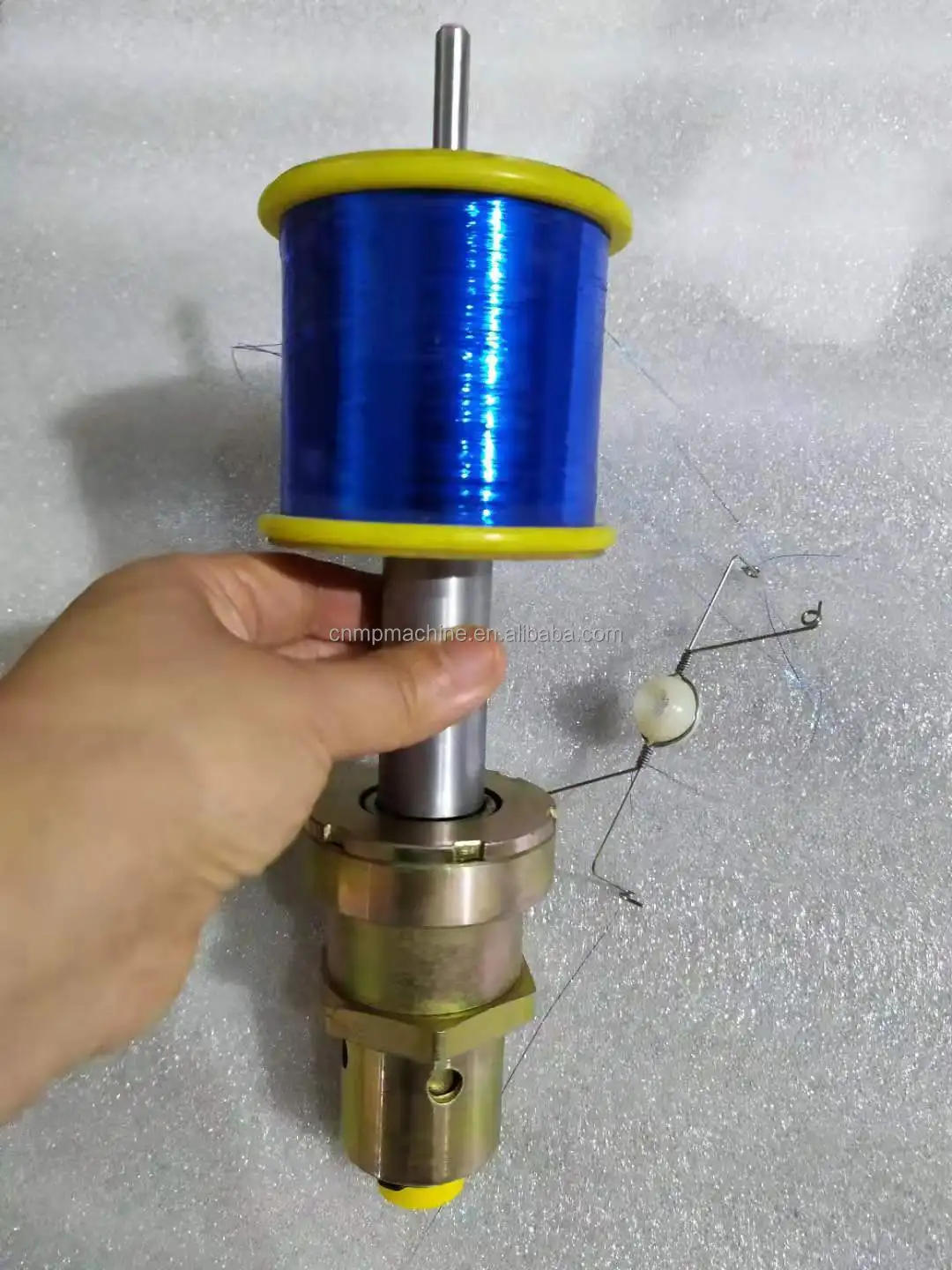 High speed spindle for apparel and textile machinery