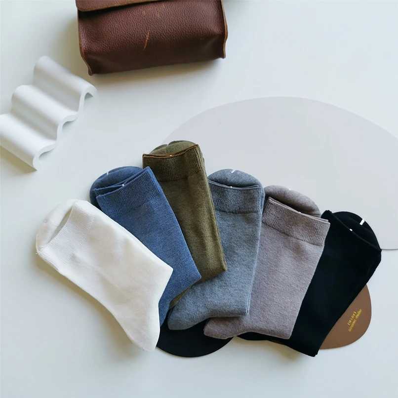 Wholesale Low MOQ Custom Logo Designers Socks for Men Business White Dressing Fashionable Luxury 100% Organic Long Cotton Winter