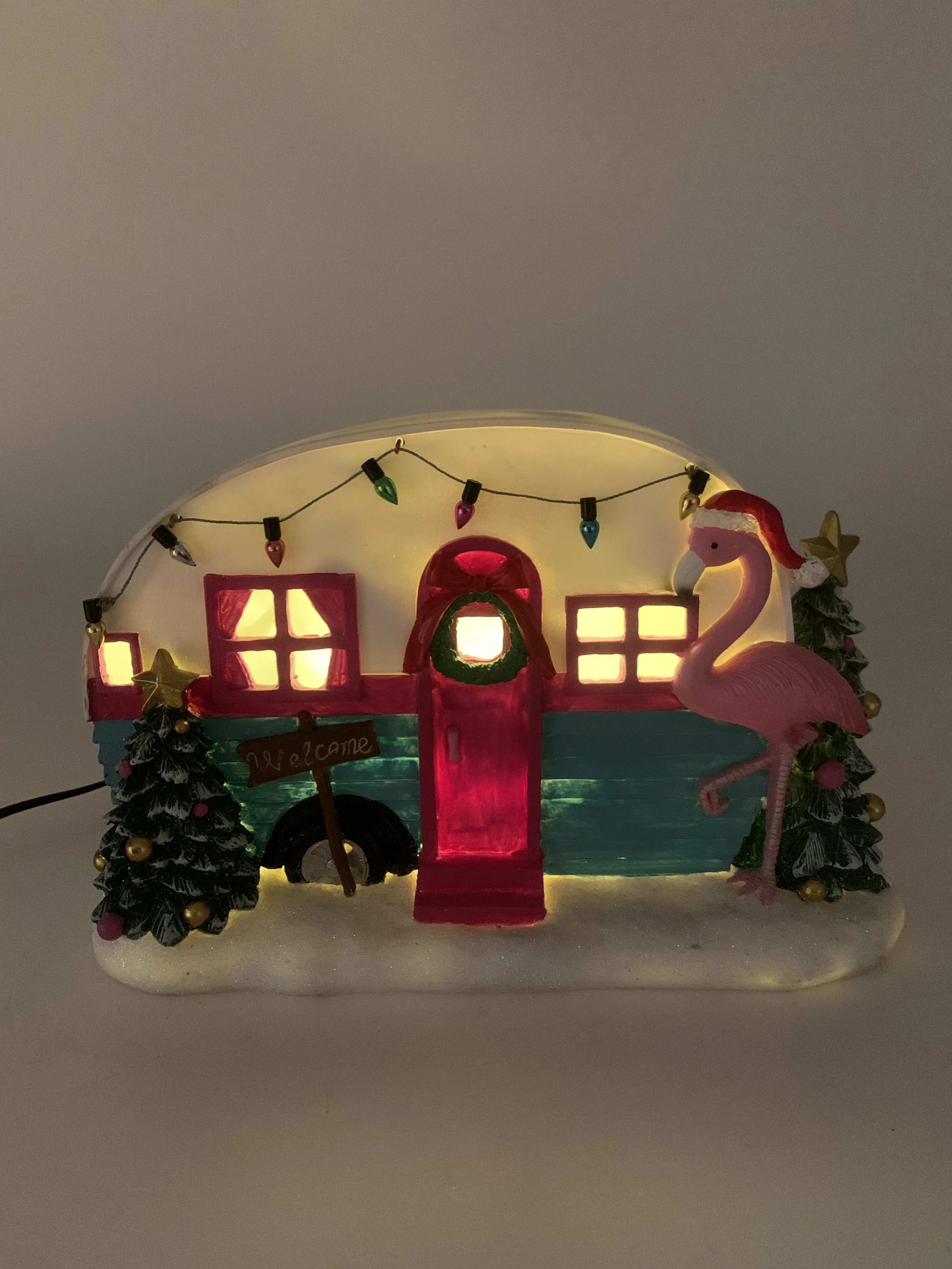 Hot Selling Home Decor Resin Crafts LED Red Flamingo Resin Statue Christmas Village House Resin Crafts