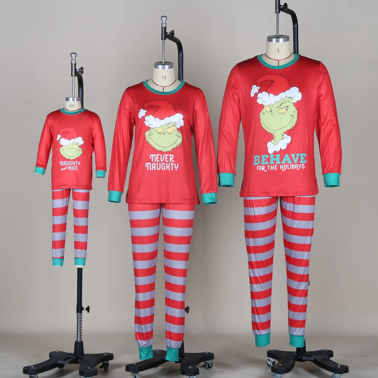 2021 New Style Cartoon Red and Grey Striped Christmas Parents And Children Pajamas