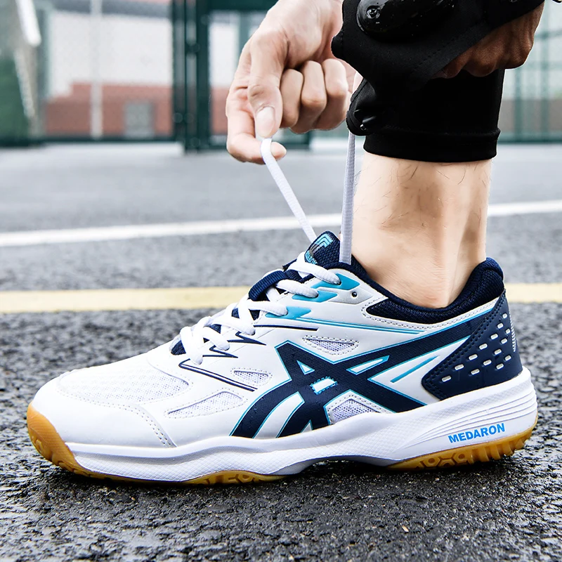 Cheap Unisex Breathable Non Slip Custom Logo Badminton Shoes Men Indoor Sports Training Shoes