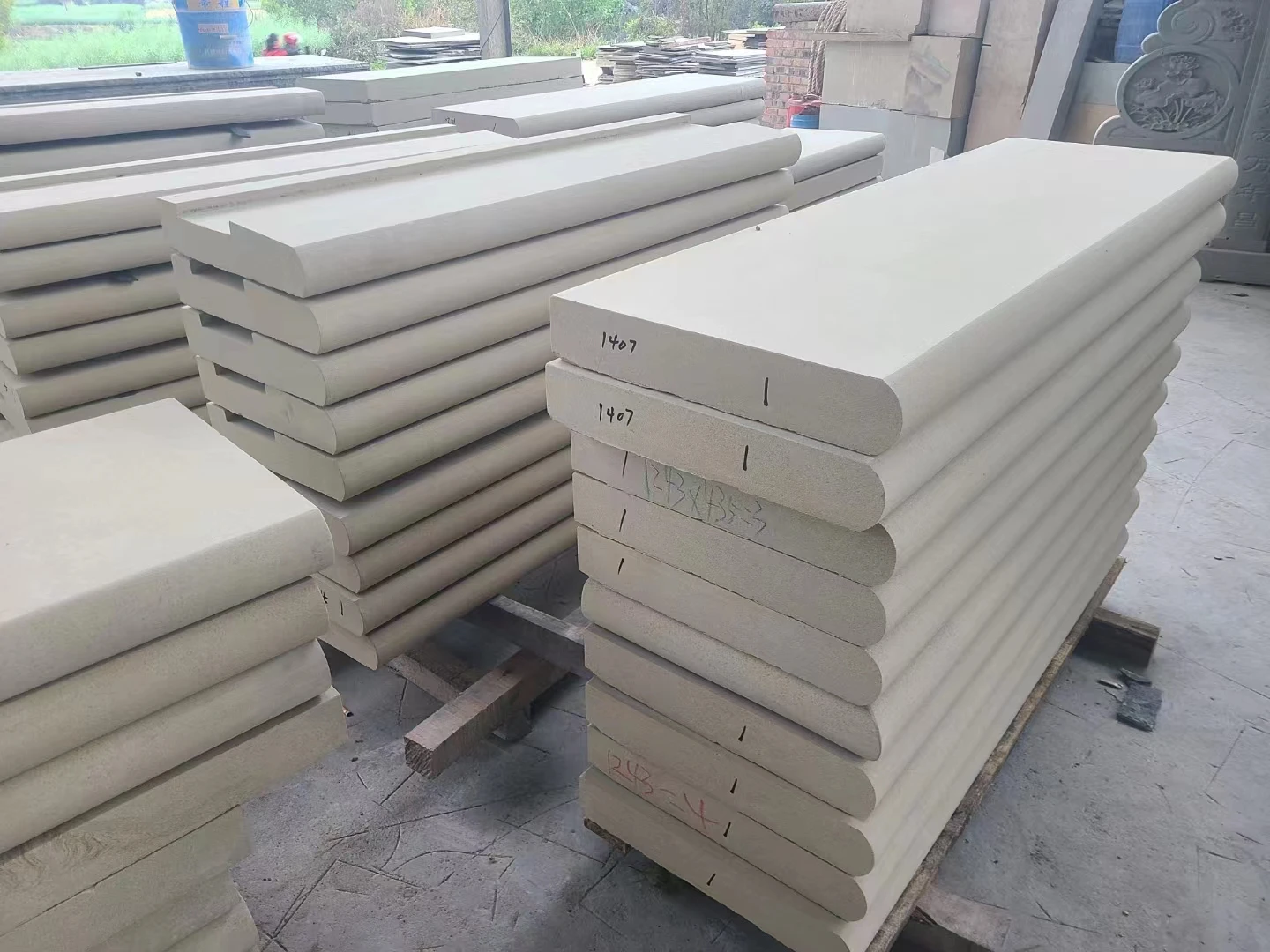 Hot Sale  Natural White Sandstone  for Crazy Paving Stone And Indoor Outdoor Feature Wall Cladding