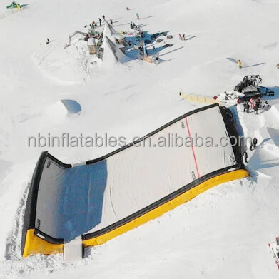 Snowboard skiing winter sport soft stunt jump airbag extreme sport inflatable air bag landing